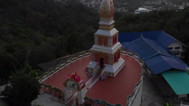 Красива Пагода Ват Дой Горі Патонг — стокове відео