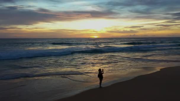 Widok Powietrza Fale Morskie Płynna Pętla Białej Plaży Phuket Piasku — Wideo stockowe