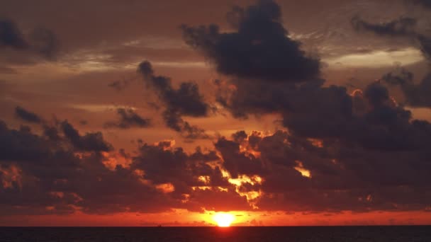 Footage Rain Clouds Dark Storm Clouds Ocean Open Sea Evening — Stock Video