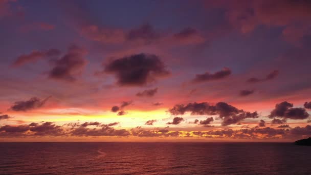 Воздушный Вид Удивительное Небо Закате Над Океаном — стоковое видео