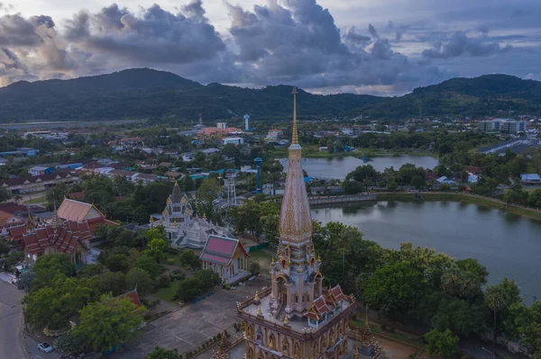 Vista Aerea Panorama Scenario Tramonto Sopra Chalong Pagoda Phuket Province — Foto Stock