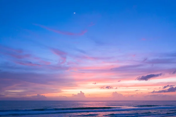 Vista Aerea Riflesso Dolce Nuvola Sulla Spiaggia Sabbia Bagnata — Foto Stock