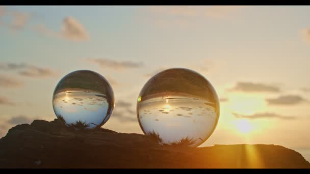 Time Lapse Coucher Soleil Sur Mer Dans Des Boules Cristal — Video