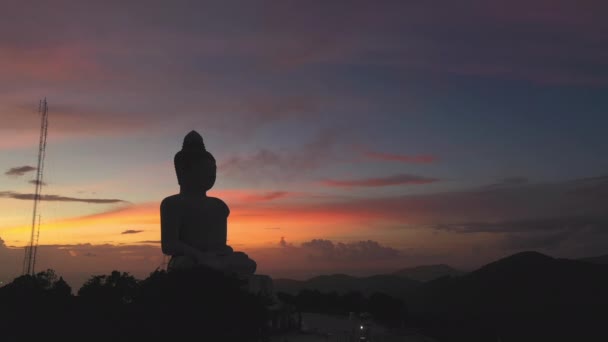 Antenn Utsikt Landskap Silhuett Phuket Stora Buddha Färgglada Himlen Skymningen — Stockvideo