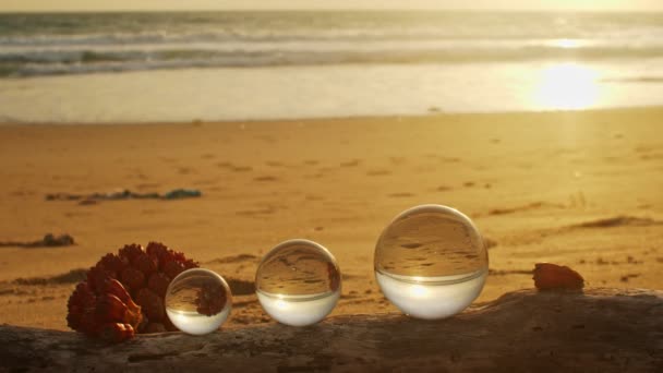 Três Bolas Cristal Uma Madeira Praia Karon Phuket — Vídeo de Stock