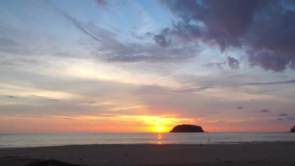 Décor Ciel Doux Coucher Soleil Jaune Dessus Île Soleil Couchant — Video