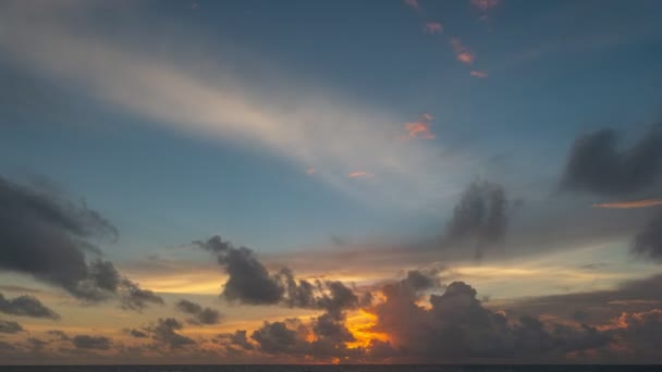 Colorful Light Cloud Ocean Clouds Moving Slowly Stunning Sunset Video — Stock Video