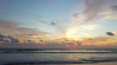 hava manzaralı gün batımı dalgaları