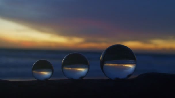 水晶球中美丽的日落美景 — 图库视频影像