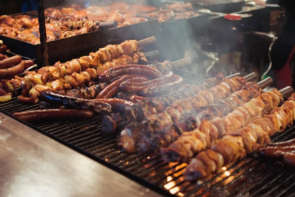 Çeşitli lezzetli ızgara et