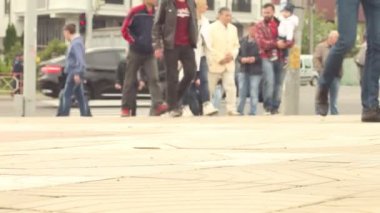 Anonim kalabalık yol yanında