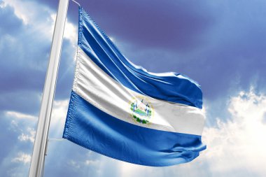 Guatemala 'nın ulusal bayrağı güzel bir gökyüzü arka planına sahip