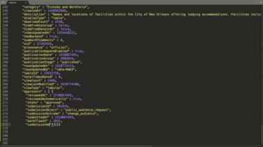 Json Programlama Dili Kaynak Kod Yazma Efekti. Json Programcısı Ticker Renkli Komuta Düzenleyici Ekranı. Ağ Geliştirme Teknoloji Eğitimi. Kahverengi arka plan. Yeşil Mavi Kırmızı Sarı Renk Vurgulaması. 60 Saniye, 16: 9 Ekran Biçimi.