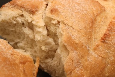 Taze ekmek parçası. Dolduruluyor. Makro yakın çekim.