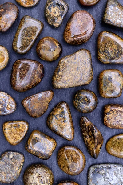 Bronzite Rzadki Klejnot Kamienie Tekstury Czarnym Tle Kamienia — Zdjęcie stockowe