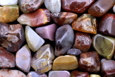 Yanyuan agate yığın mücevher taş dokusu siyah arkaplan