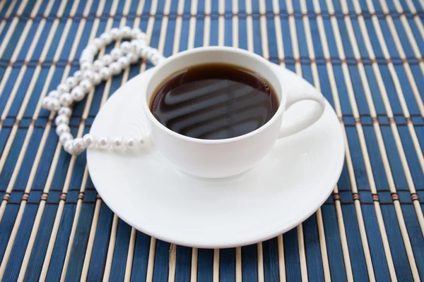 Beyaz İnci - vintage tarzı ile kahve fincan