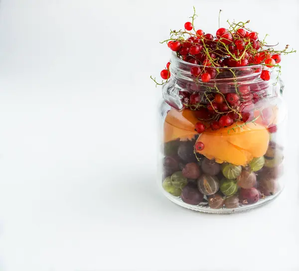 Snack en un vaso para los fruteros y vegetarianos — Foto de Stock