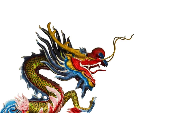 Dragon staty på Kina tempel isolerad på vit — Stockfoto