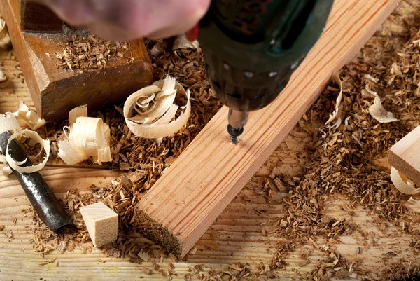 Herramientas de carpintería sobre fondo de mesa de madera. Vista superior. Copiar espacio — Foto de Stock