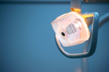 Dişçi aleti diş Kliniği. İşlem, diş değiştirme.