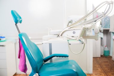 Dişçi aleti diş Kliniği. İşlem, diş değiştirme.