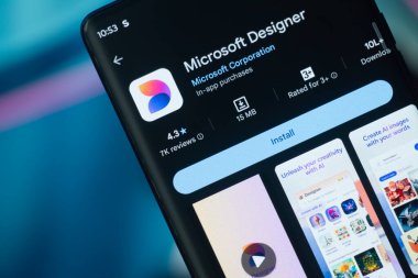 Dhaka, Bangladeş 26 Aralık 2025: Microsoft Tasarımcı Uygulama Dükkanı 'nda iPhone' da görüldü. Microsoft Designer, Microsoft tarafından sunumlar ve görsel içerik oluşturmak için kullanılan bir grafik tasarım aracıdır.