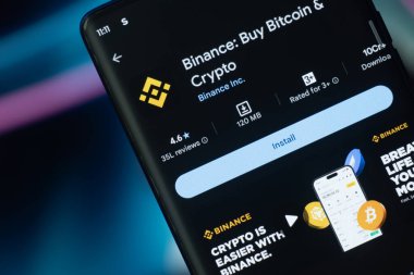 Dhaka, Bangladeş 22 Aralık 2025: Binance Mobil Kripto Bitcoin Satın Alma Yatırım Uygulama Finansmanı