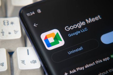 Dhaka, Bangladeş 26 Aralık 2025: Google Meet: Güvenli, yüksek kaliteli video görüşmeleri ve ekipler, okullar ve herhangi bir aygıttaki arkadaşlar.