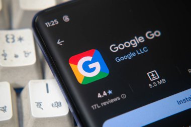 Dhaka, Bangladeş 26 Aralık 2025: Google Go uygulaması akıllı telefon ekranında gösteriliyor.