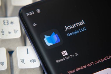 Dhaka, Bangladeş 26 Aralık 2025: - iPhone kullanımına ilişkin günlük uygulamalar günlük anların ve özel olayların ayrıntılarını fotoğraflarla yakalamak ve yazmak