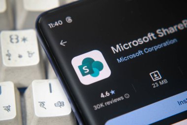 Dhaka, Bangladeş 26 Aralık 2025: Microsoft SharePoint, şirketleri ve ajansları etkileyen, tesis sunucularındaki kritik sıfır gün savunmasızlığını sömüren küresel siber saldırılarla karşı karşıya.