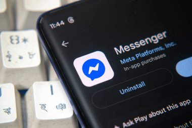 Dhaka, Bangladeş 26 Aralık 2025: Mobil Android Apple Telefon Senaryo Uygulama Uygulama Programı Logosu Görüntüleme Uygulaması