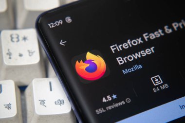 Dhaka, Bangladeş 26 Aralık 2025: Bir akıllı telefon ekranında 