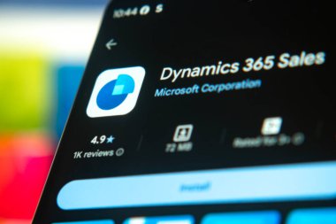 Dhaka, Bangladeş 26 Aralık 2025: Microsoft Corporation tarafından geliştirilen Smartphone ekranında telefon uygulaması için Dinamik 365.