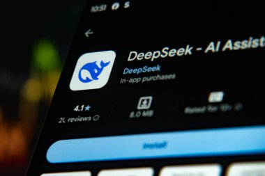 Dhaka, Bangladeş 26 Aralık 2025: Deepseek Ai logosu akıllı telefonda sergileniyor.