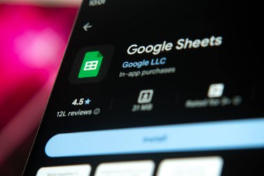 Dhaka, Bangladeş 26 Aralık 2025: Google Sheets, Google tarafından işletilen bir hesap tablosu servisidir..