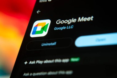 Dhaka, Bangladeş 26 Aralık 2025: Google Meet: Güvenli, yüksek kaliteli video görüşmeleri ve ekipler, okullar ve herhangi bir aygıttaki arkadaşlar.