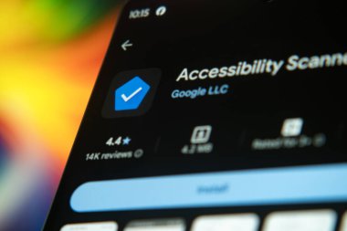 Dhaka, Bangladeş 27 Kasım 2025: Google LLC tarafından erişilebilirlik tarayıcı uygulaması bir kontrol işareti simgesi