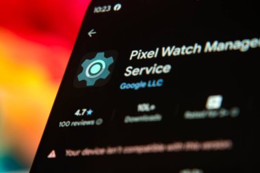 Dhaka, Bangladeş 07 Aralık 2025: Piksel Saat Yönetim Uygulamasının detaylarını gösteren bir akıllı telefon ekranı