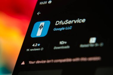 Dhaka, Bangladeş 26 Aralık 2025: Google dfuservice Apps Screen.