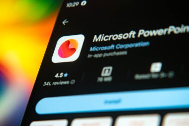 Dhaka, Bangladeş 26 Aralık 2025: Microsoft Powerpoint uygulaması akıllı telefonda. Microsoft PowerPoint, Microsoft tarafından geliştirilen bir sunum programıdır..