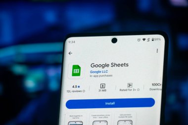 Dhaka, Bangladeş 26 Aralık 2025: Google Sheets, Google tarafından işletilen bir hesap tablosu servisidir..