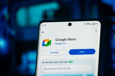 Dhaka, Bangladeş 26 Aralık 2025: Google Meet: Güvenli, yüksek kaliteli video görüşmeleri ve ekipler, okullar ve herhangi bir aygıttaki arkadaşlar.