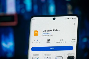 Dhaka, Bangladeş 26 Aralık 2025: Google Slayt uygulaması logosu telefon ekranı resmi.