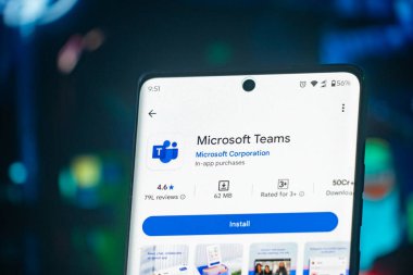 Dhaka, Bangladeş 26 Aralık 2025: Microsoft Ekiplerinin logosu cep telefonu ekranında gösteriliyor