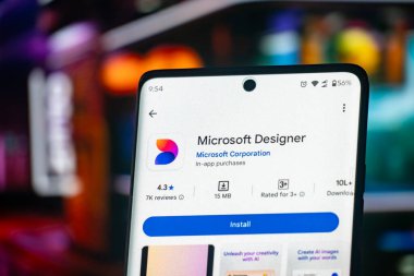 Dhaka, Bangladeş 26 Aralık 2025: Microsoft Tasarımcı Uygulama Dükkanı 'nda iPhone' da görüldü. Microsoft Designer, Microsoft tarafından sunumlar ve görsel içerik oluşturmak için kullanılan bir grafik tasarım aracıdır.
