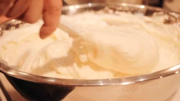 Chef mixes mascarpone cream for tiramisu — Stock Video