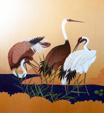 Turnalar altın arka planda sulu bir yerde, akrilik boyalarla resim yapıyorlar.