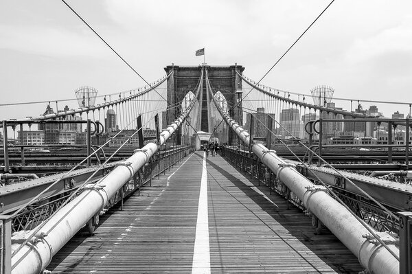 Brooklyn Bridge, connecting Manhattan and Brooklyn, New York, USA